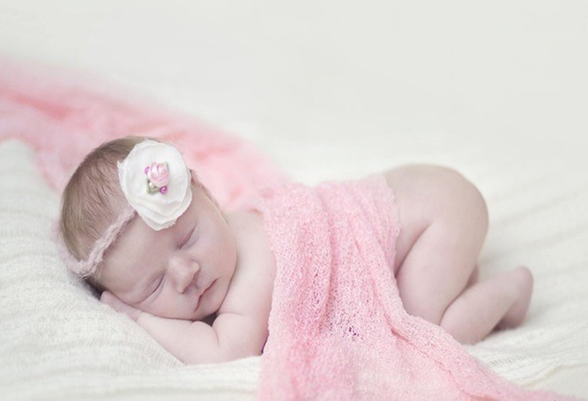 Tình trạng trẻ sơ sinh ngủ ít có sao không?