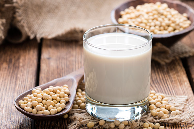 Nam giới uống sữa đậu nành có gây vô sinh?